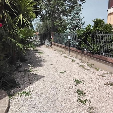 L'Oasi Lägenhet Montesilvano Marina Exteriör bild