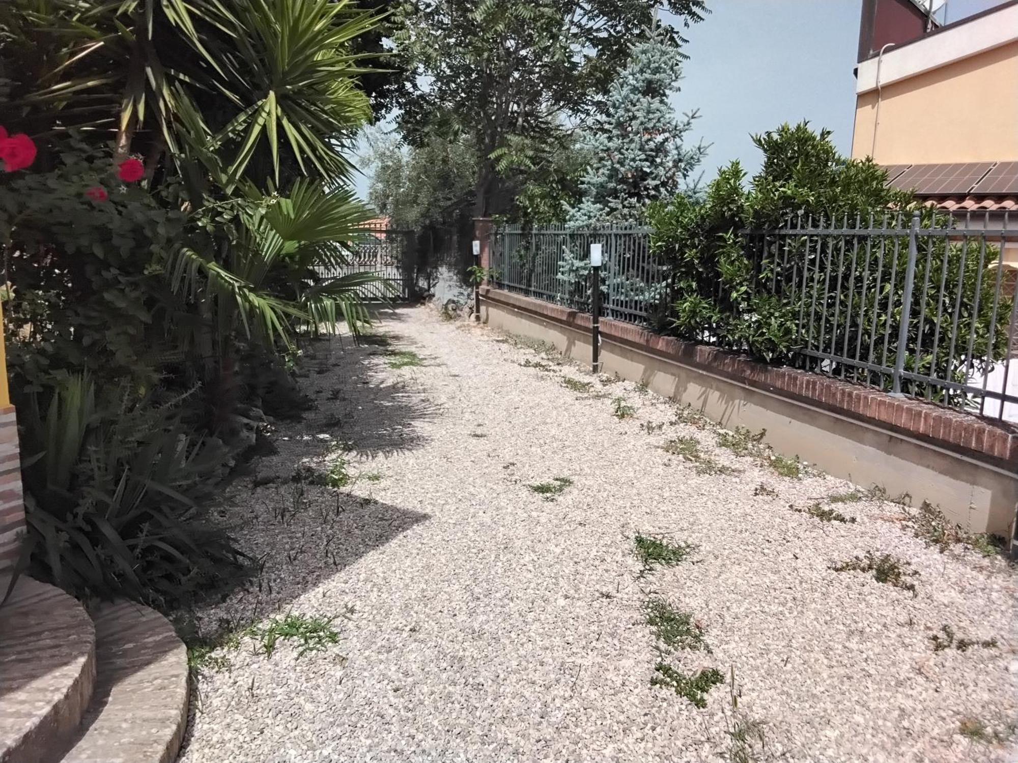 L'Oasi Lägenhet Montesilvano Marina Exteriör bild
